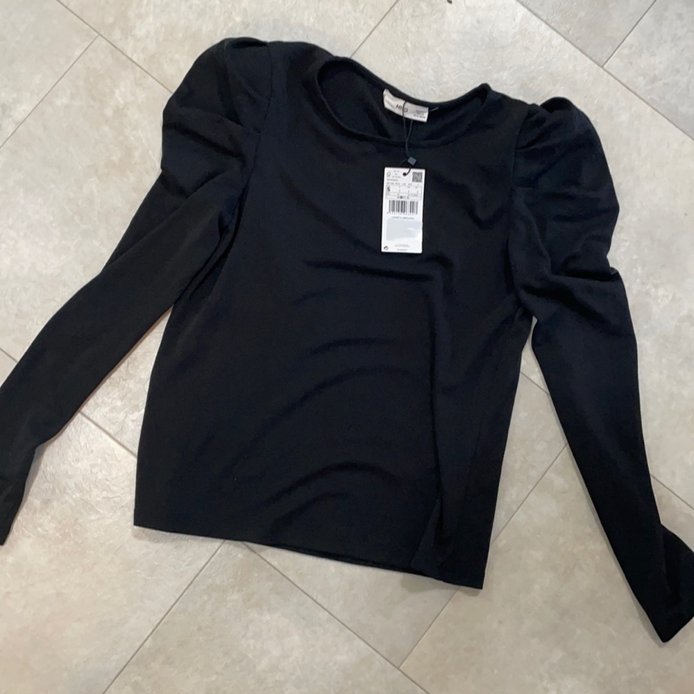 Beautiful black puff sleeve top size small